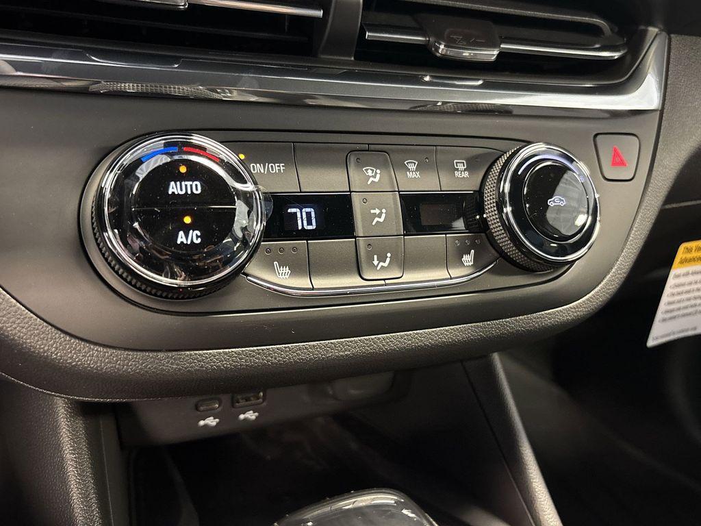 new 2025 Buick Envista car, priced at $26,415