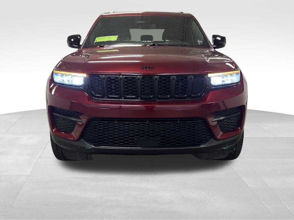used 2023 Jeep Grand Cherokee car, priced at $25,400