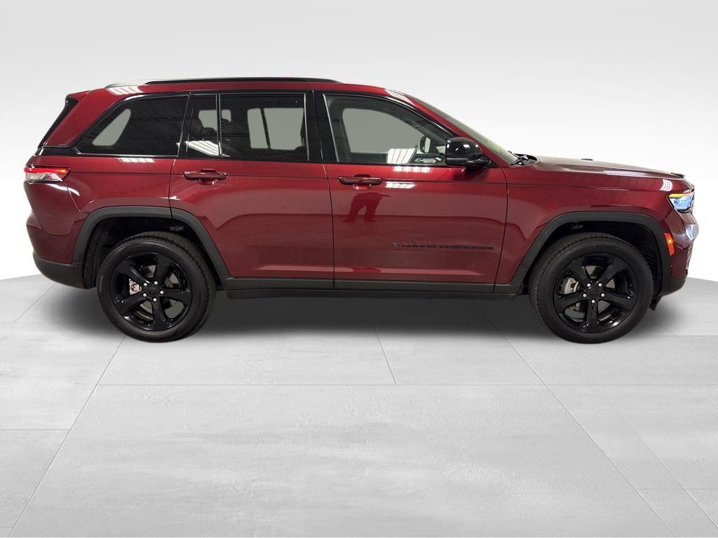 used 2023 Jeep Grand Cherokee car, priced at $25,400