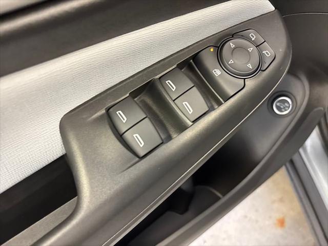 new 2025 Buick Envista car, priced at $27,065