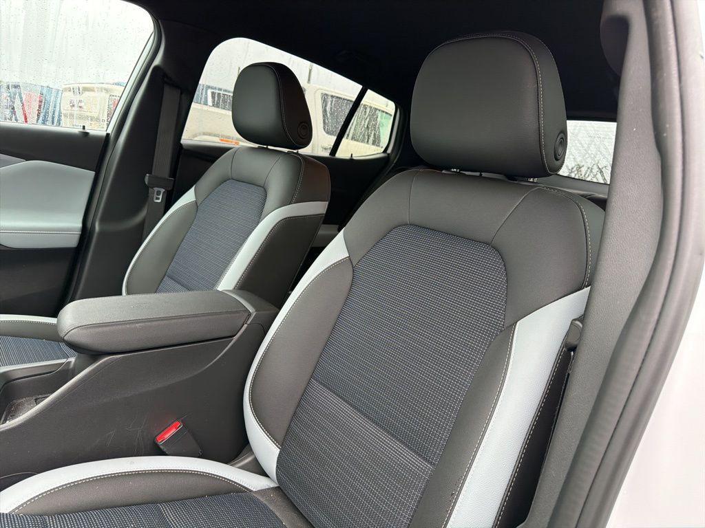 used 2025 Buick Envista car, priced at $23,500