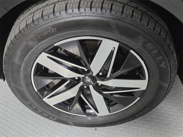 used 2023 Kia Sorento car, priced at $26,091