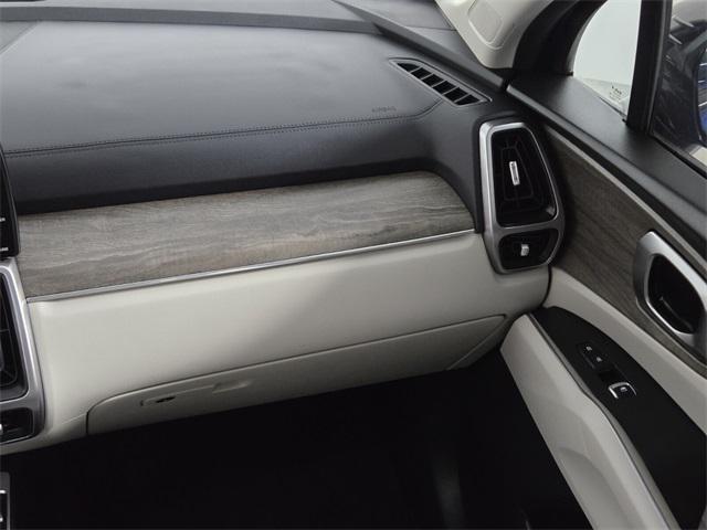used 2023 Kia Sorento car, priced at $26,091