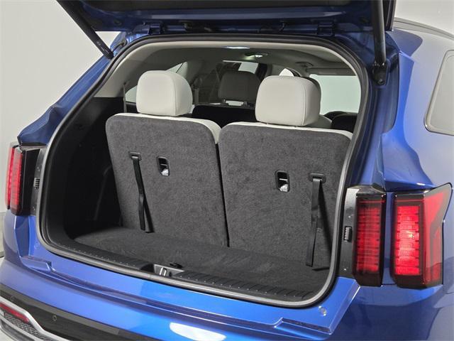 used 2023 Kia Sorento car, priced at $26,091