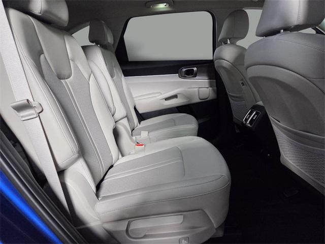 used 2023 Kia Sorento car, priced at $26,091