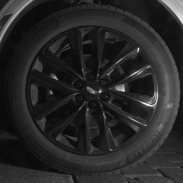 used 2021 Cadillac XT5 car, priced at $28,599