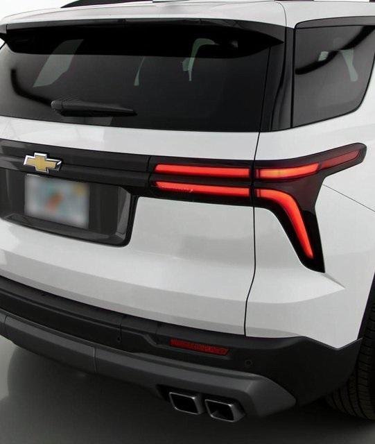 used 2025 Chevrolet Traverse car, priced at $36,199