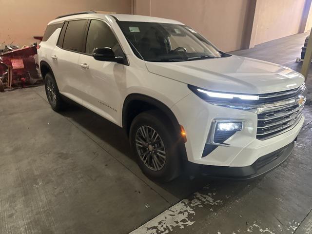 used 2025 Chevrolet Traverse car, priced at $36,199