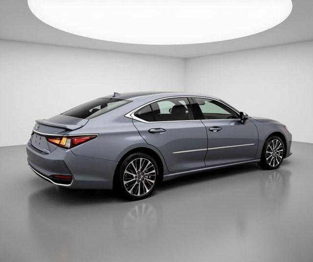 used 2019 Lexus ES 300h car, priced at $27,099