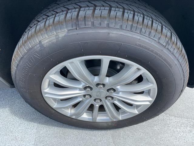 used 2018 Cadillac XT5 car, priced at $23,999