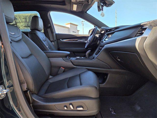 new 2025 Cadillac XT5 car, priced at $52,684