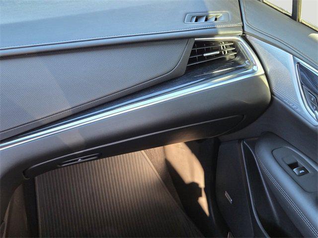 new 2025 Cadillac XT5 car, priced at $52,684