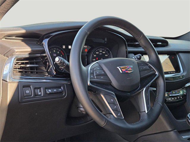 new 2025 Cadillac XT5 car, priced at $52,684