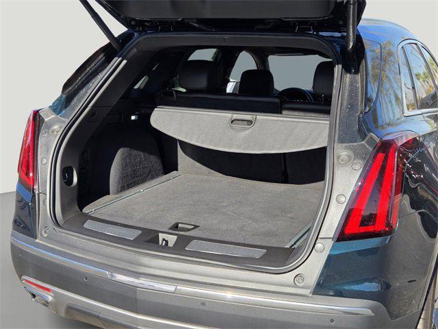 new 2025 Cadillac XT5 car, priced at $52,684