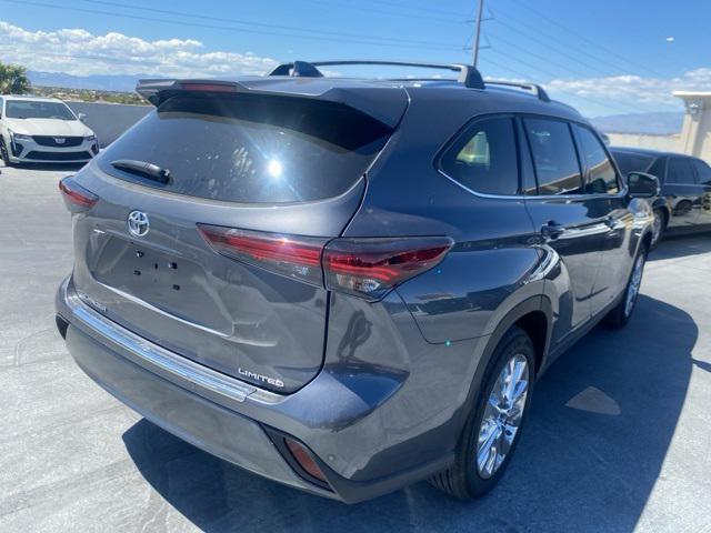 used 2025 Toyota Highlander car, priced at $47,999