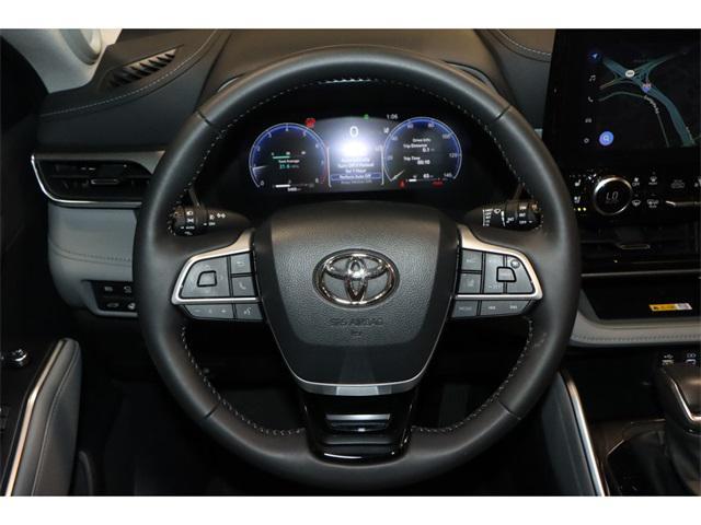 used 2025 Toyota Highlander car, priced at $47,252