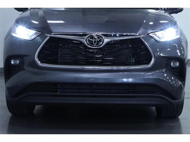 used 2025 Toyota Highlander car, priced at $47,252