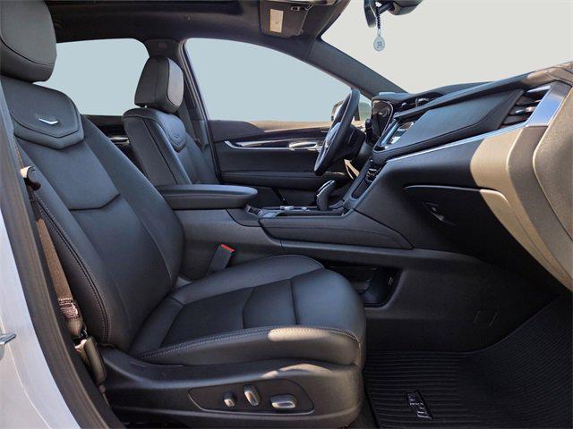 new 2025 Cadillac XT5 car, priced at $47,809