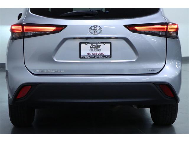 used 2022 Toyota Highlander car, priced at $32,399