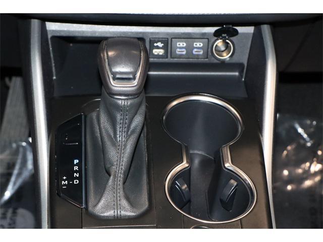 used 2022 Toyota Highlander car, priced at $32,399