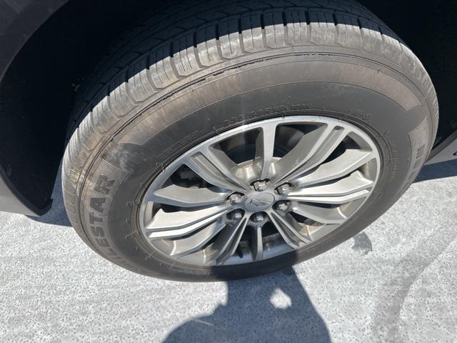 used 2017 Cadillac XT5 car, priced at $18,799