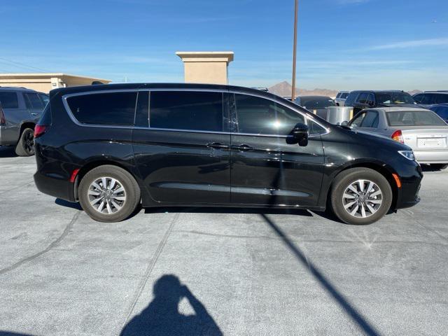 used 2022 Chrysler Pacifica Hybrid car, priced at $28,299