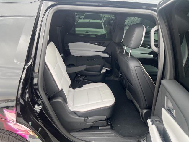 used 2025 Chevrolet Traverse car, priced at $53,461