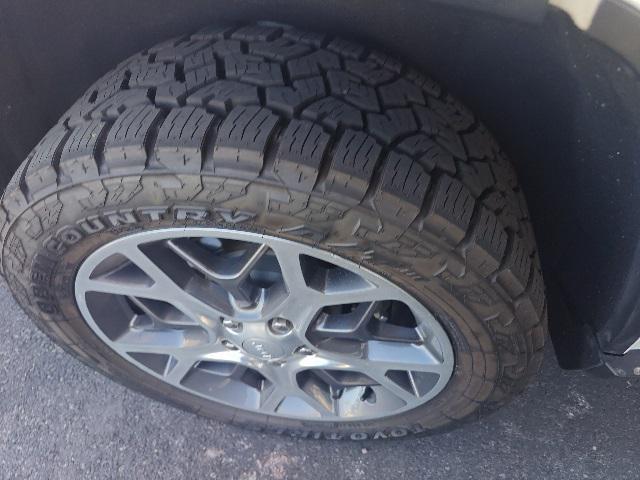 used 2019 Jeep Grand Cherokee car, priced at $19,099