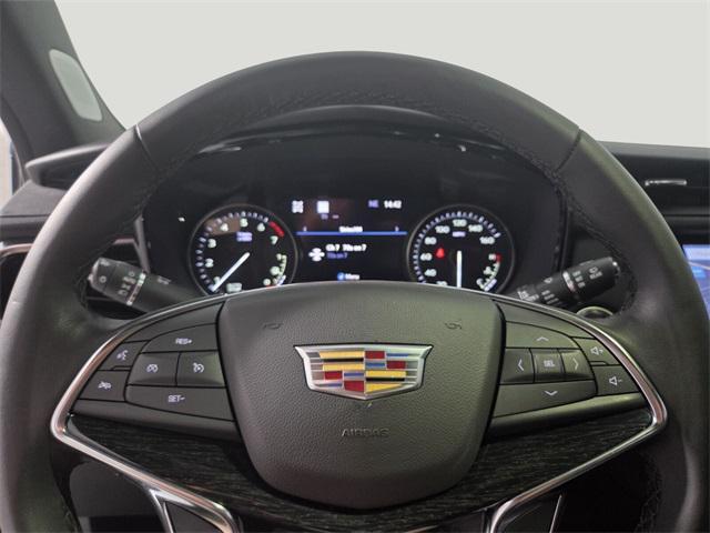 used 2023 Cadillac XT5 car, priced at $32,748