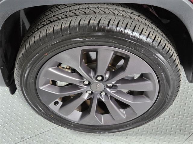 used 2021 Jeep Cherokee car, priced at $20,011