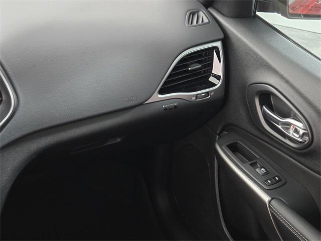 used 2021 Jeep Cherokee car, priced at $20,011