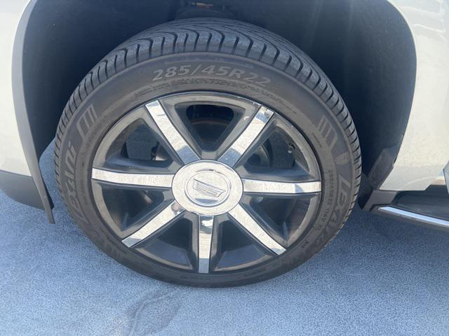 used 2016 Cadillac Escalade ESV car, priced at $24,256