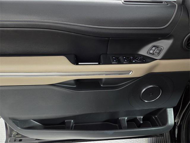 used 2023 Ford Expedition car, priced at $43,099