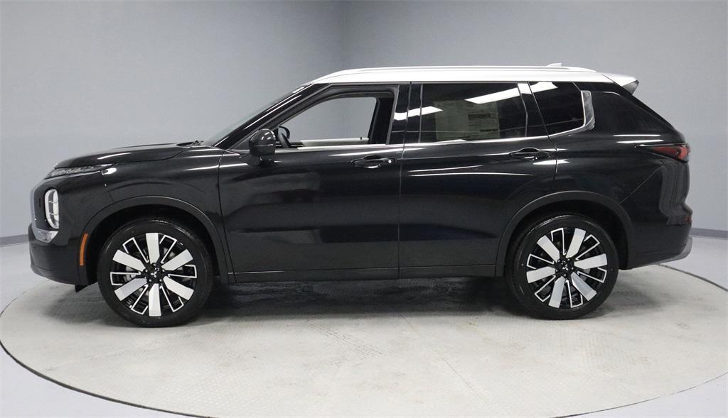 new 2025 Mitsubishi Outlander car