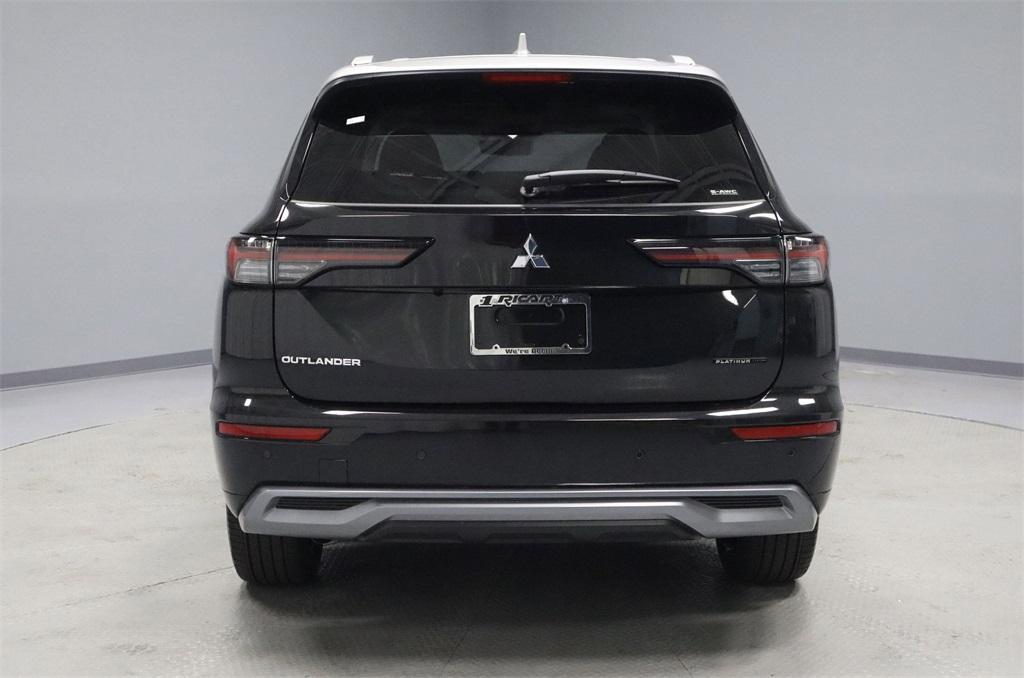 new 2025 Mitsubishi Outlander car