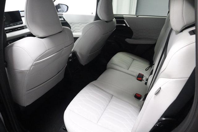 new 2025 Mitsubishi Outlander car