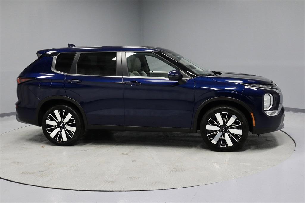new 2025 Mitsubishi Outlander car