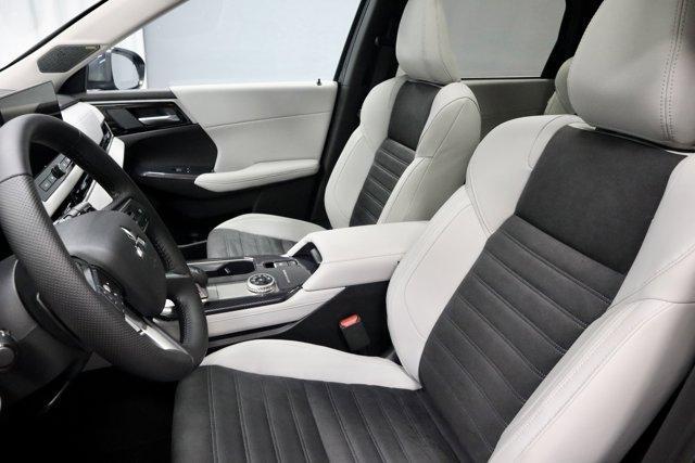 new 2025 Mitsubishi Outlander car, priced at $40,085