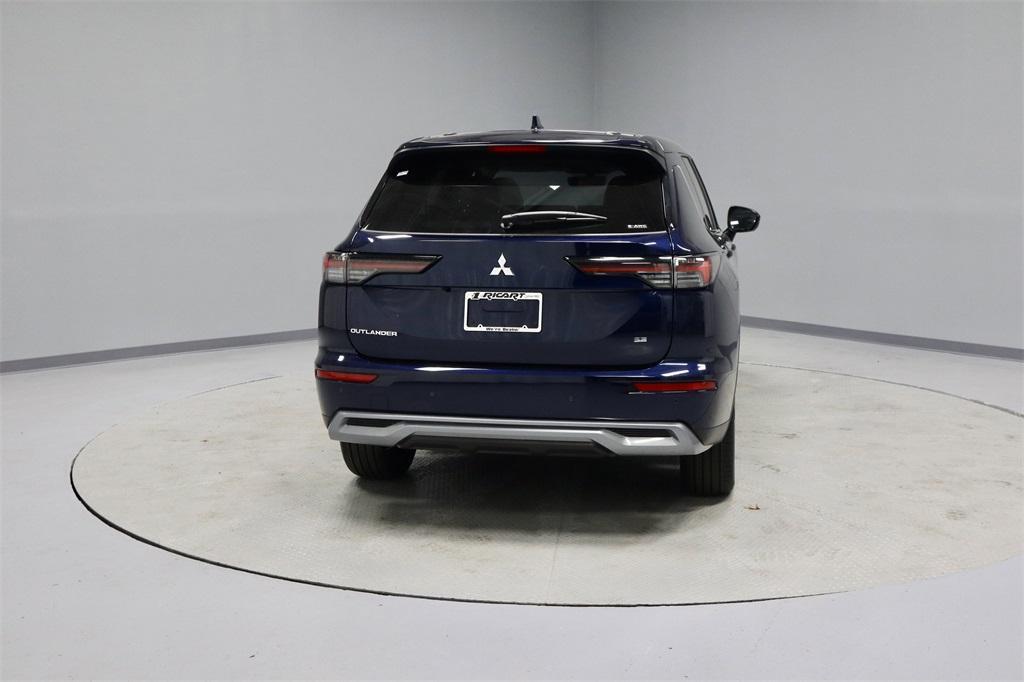 new 2025 Mitsubishi Outlander car