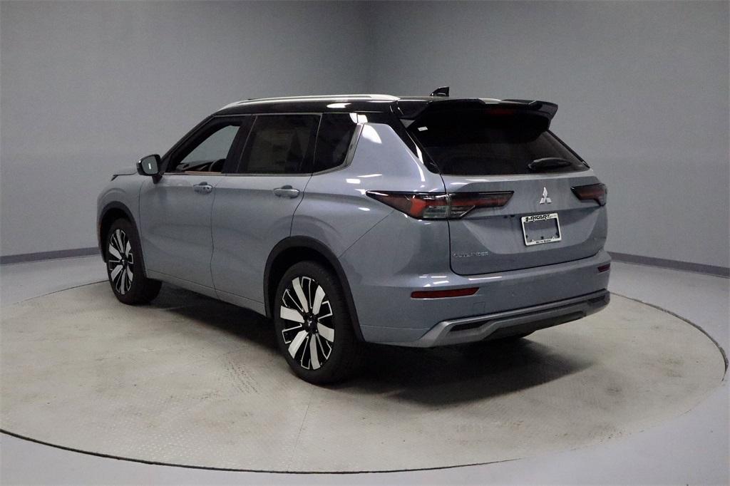 new 2025 Mitsubishi Outlander car