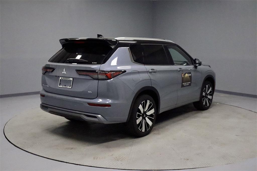 new 2025 Mitsubishi Outlander car