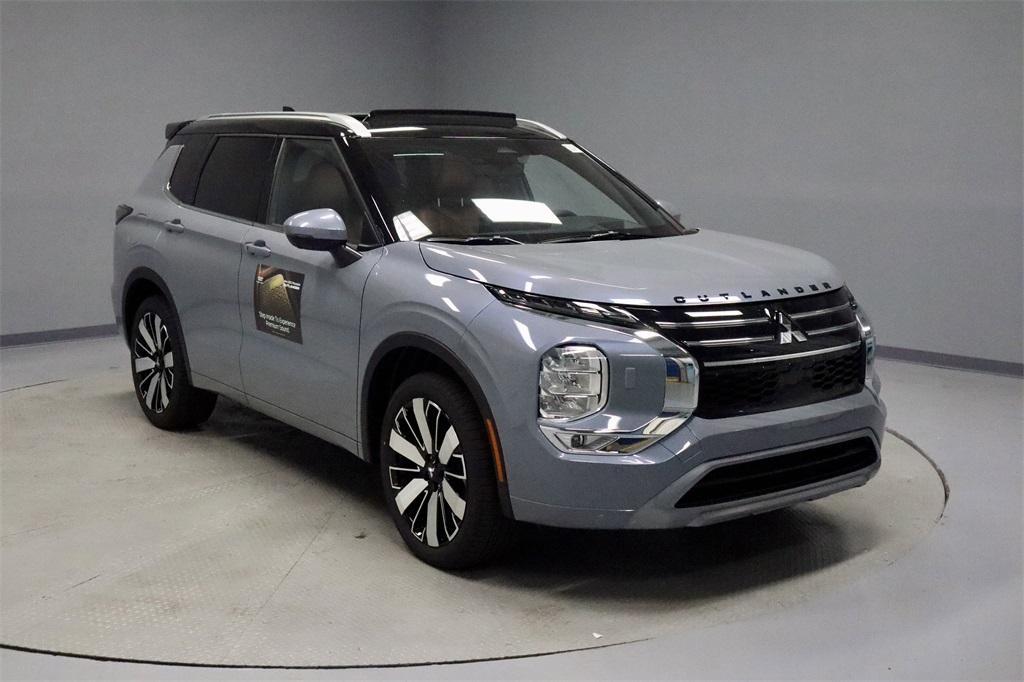 new 2025 Mitsubishi Outlander car