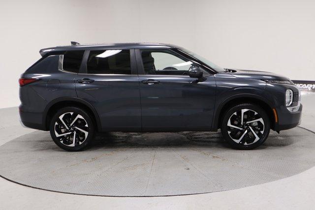 new 2024 Mitsubishi Outlander car, priced at $35,220