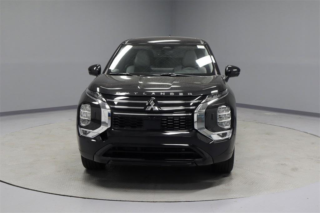 new 2025 Mitsubishi Outlander car