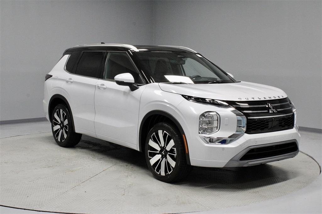 new 2025 Mitsubishi Outlander car