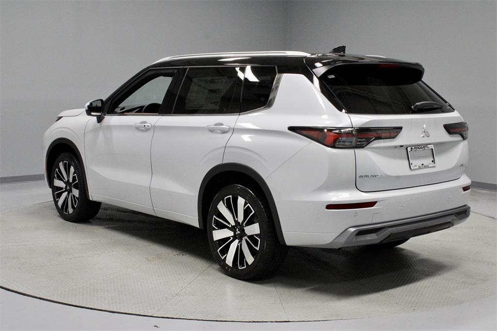 new 2025 Mitsubishi Outlander car