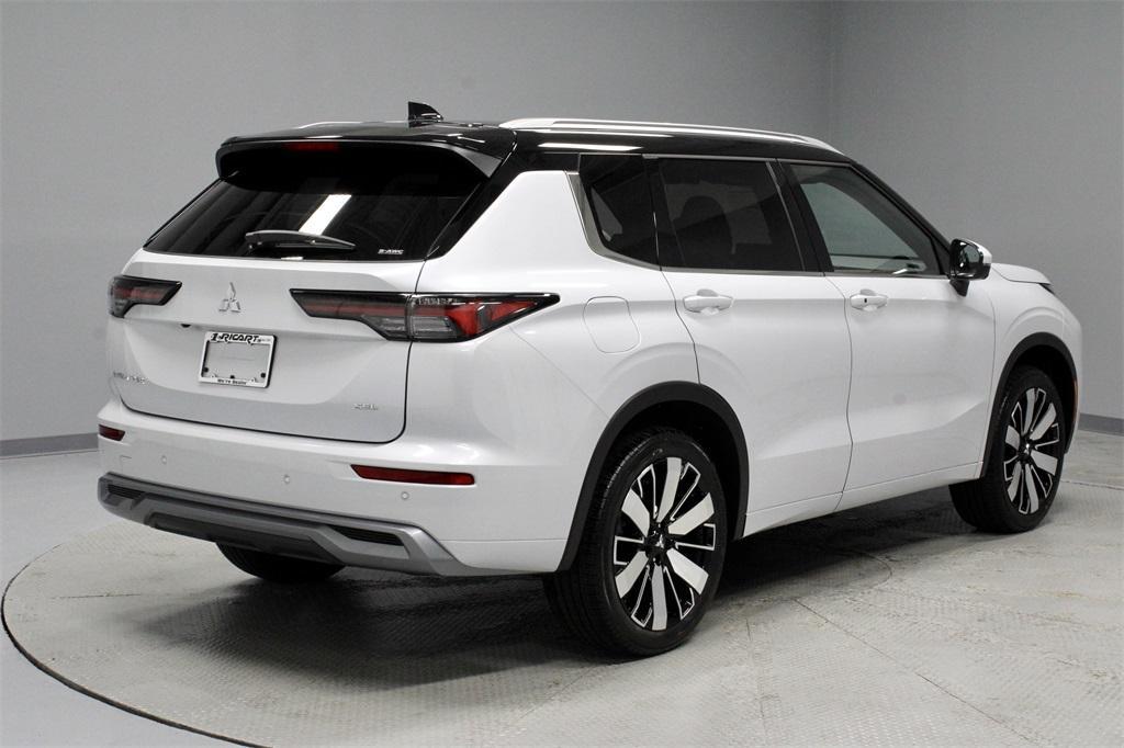 new 2025 Mitsubishi Outlander car