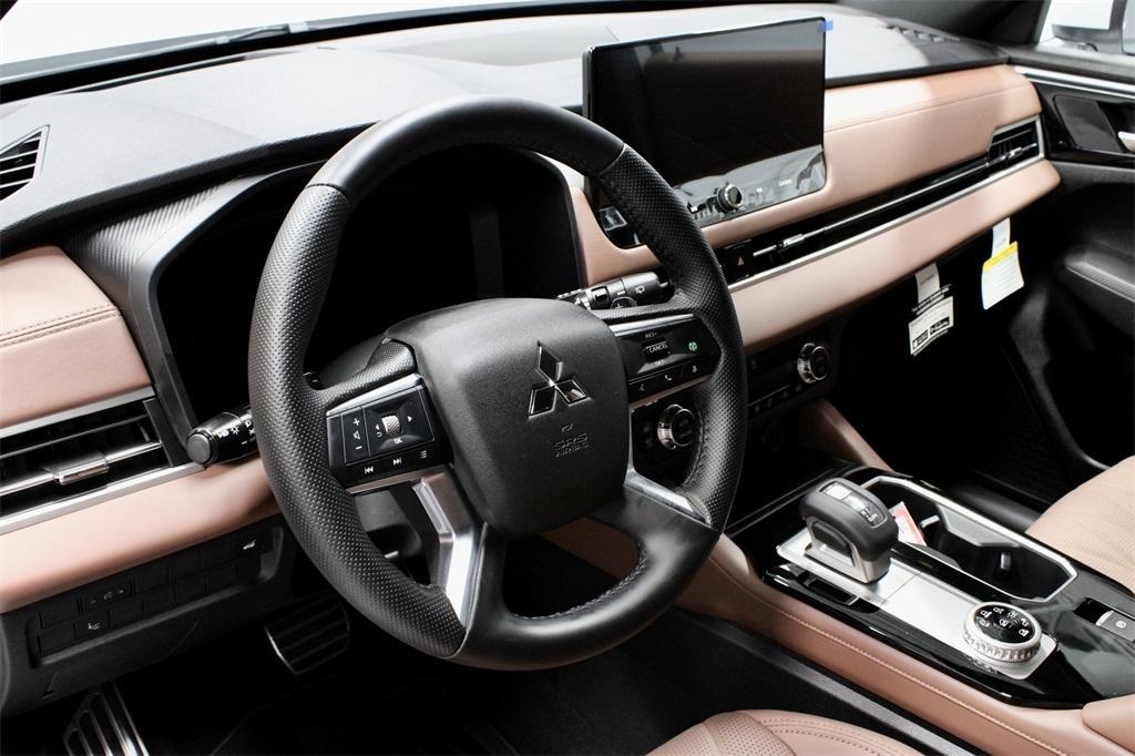 new 2025 Mitsubishi Outlander car