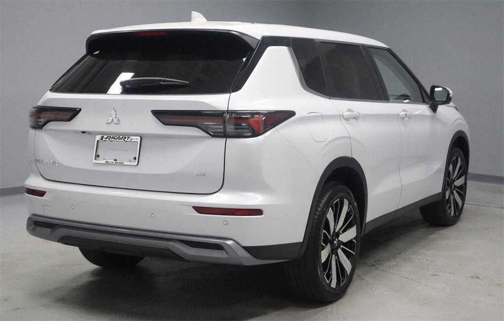new 2025 Mitsubishi Outlander car