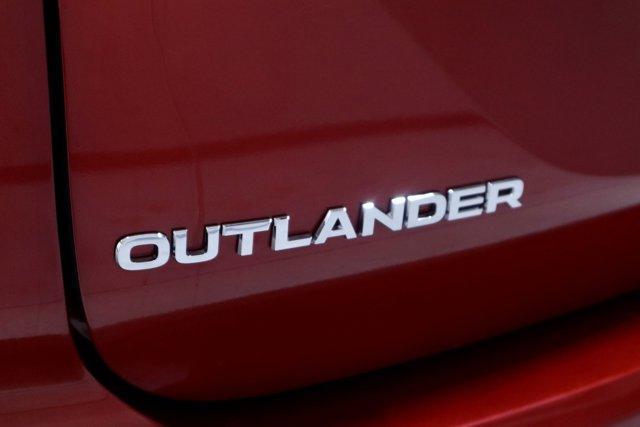 new 2025 Mitsubishi Outlander car